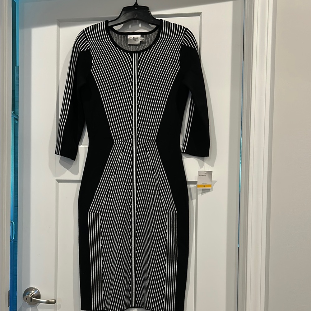 Black and Gray Bodycon Dress with Crew Neck and 3/4 Sleeves